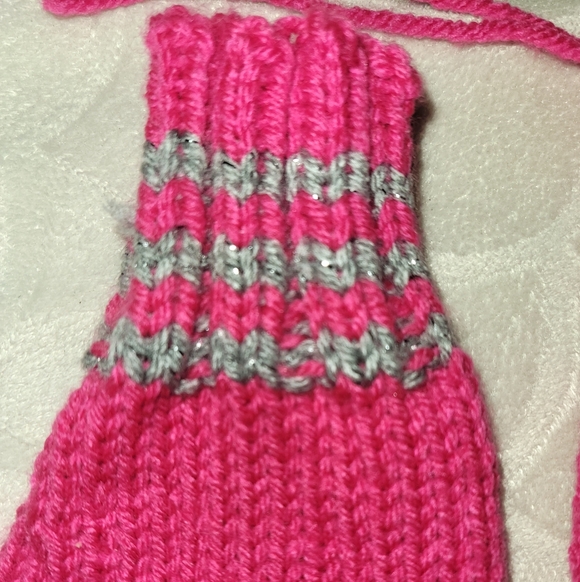 Handknit Pink Mittens - Picture 3 of 3